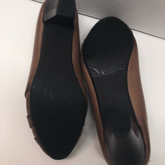 Rasolli brown 2 1-2” heels size 6 - Picture 7 of 7